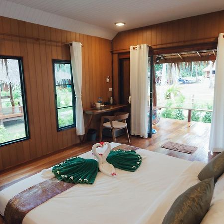 Coco Canopy Boutique Resort Koh Jum Bagian luar foto