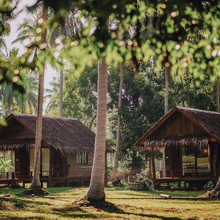 Coco Canopy Boutique Resort Koh Jum Bagian luar foto