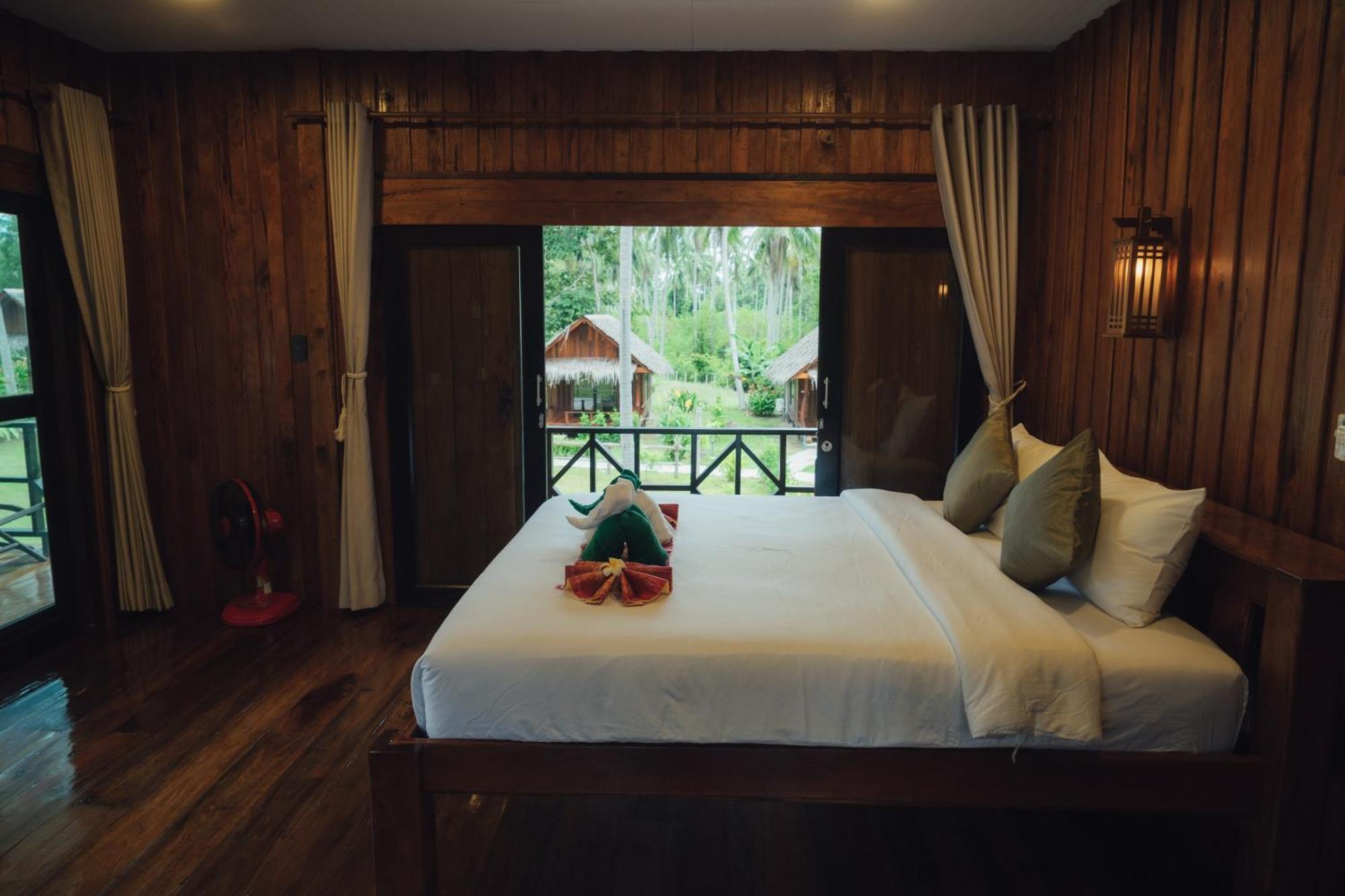 Coco Canopy Boutique Resort Koh Jum Bagian luar foto