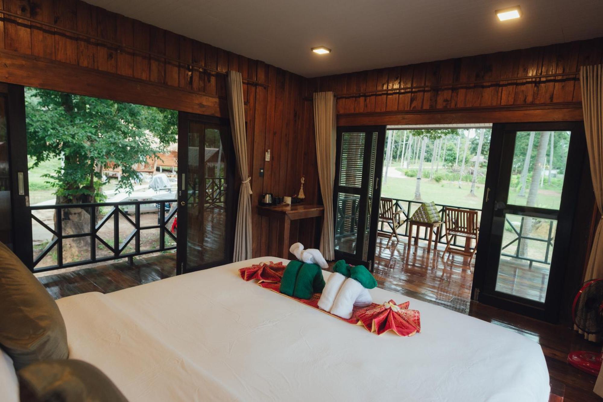 Coco Canopy Boutique Resort Koh Jum Bagian luar foto