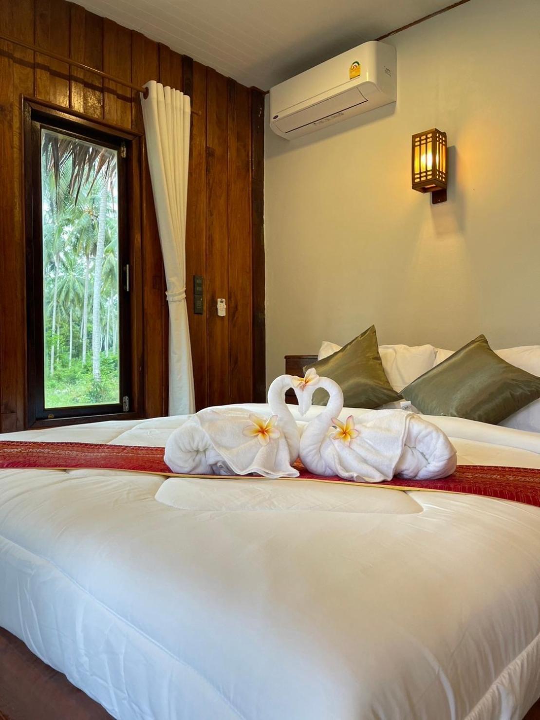 Coco Canopy Boutique Resort Koh Jum Bagian luar foto