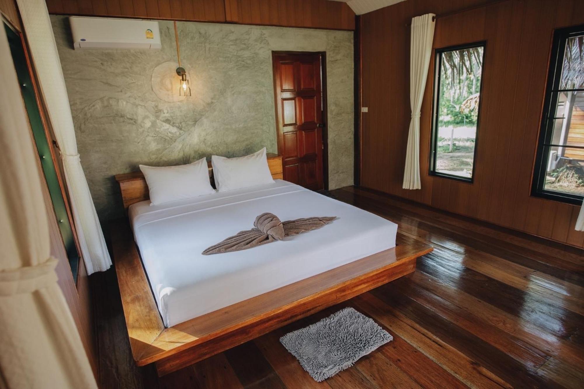 Coco Canopy Boutique Resort Koh Jum Bagian luar foto