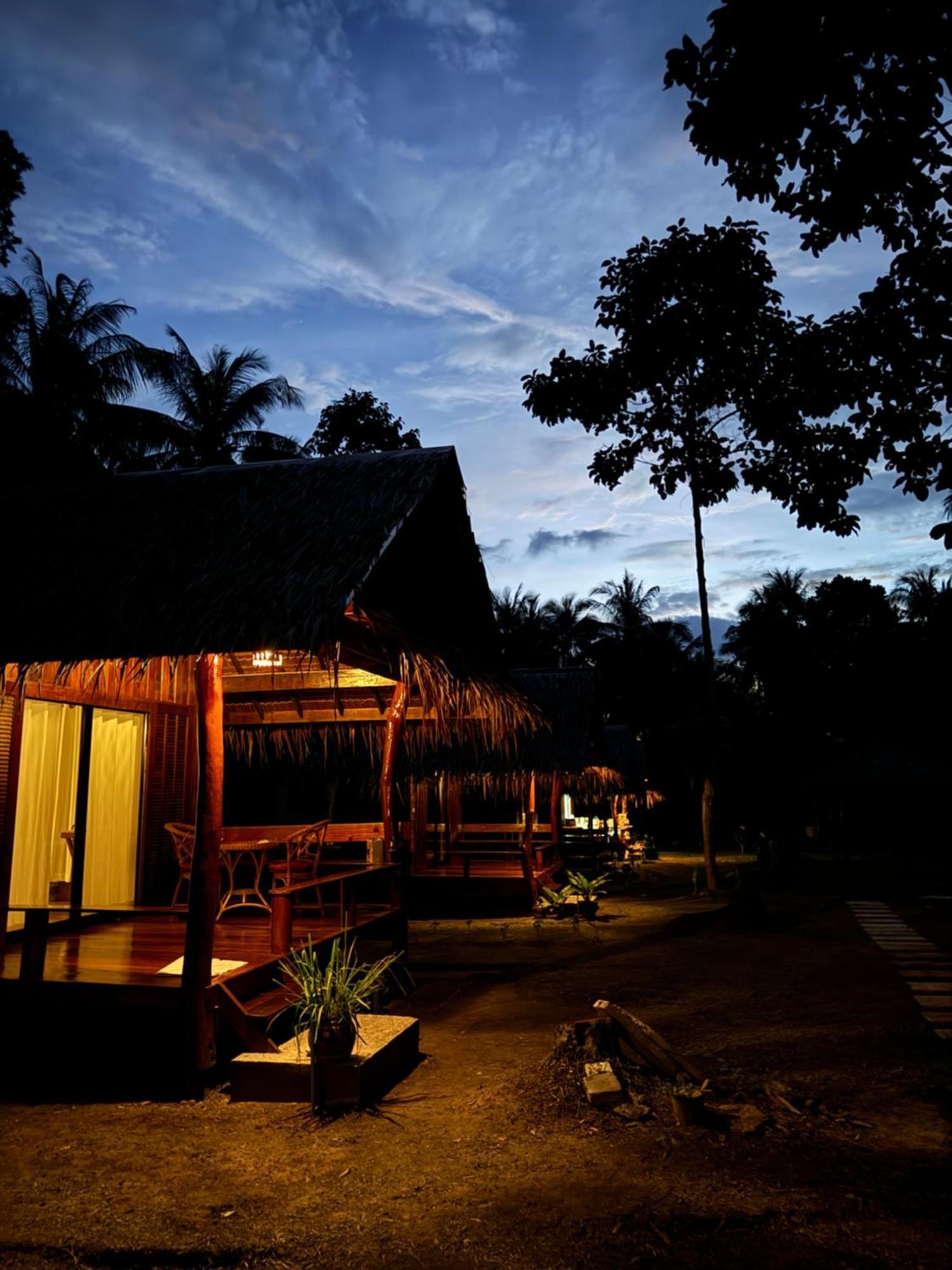 Coco Canopy Boutique Resort Koh Jum Bagian luar foto