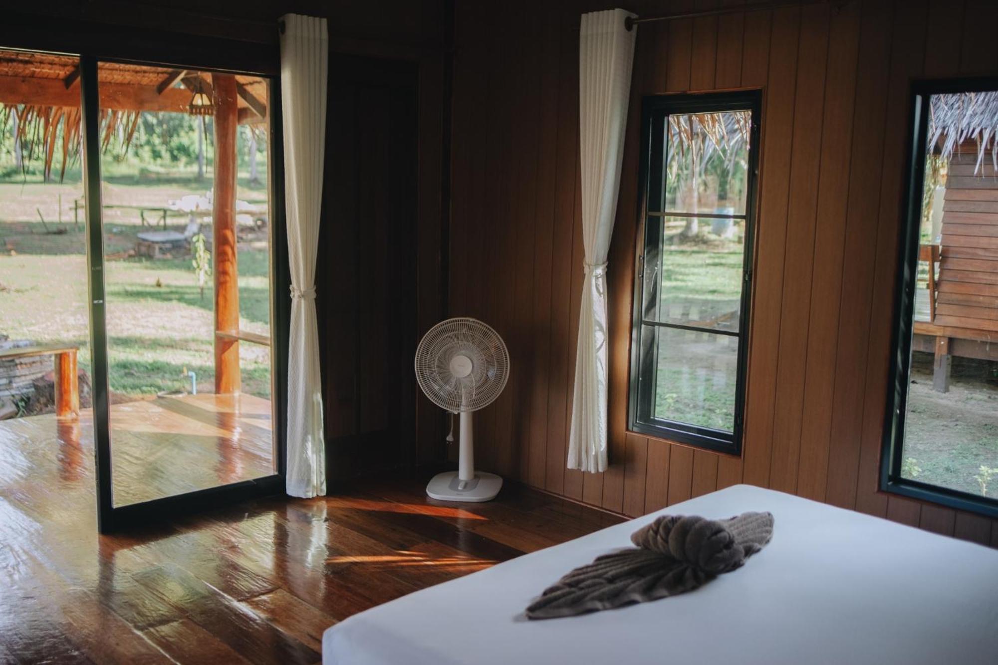 Coco Canopy Boutique Resort Koh Jum Bagian luar foto