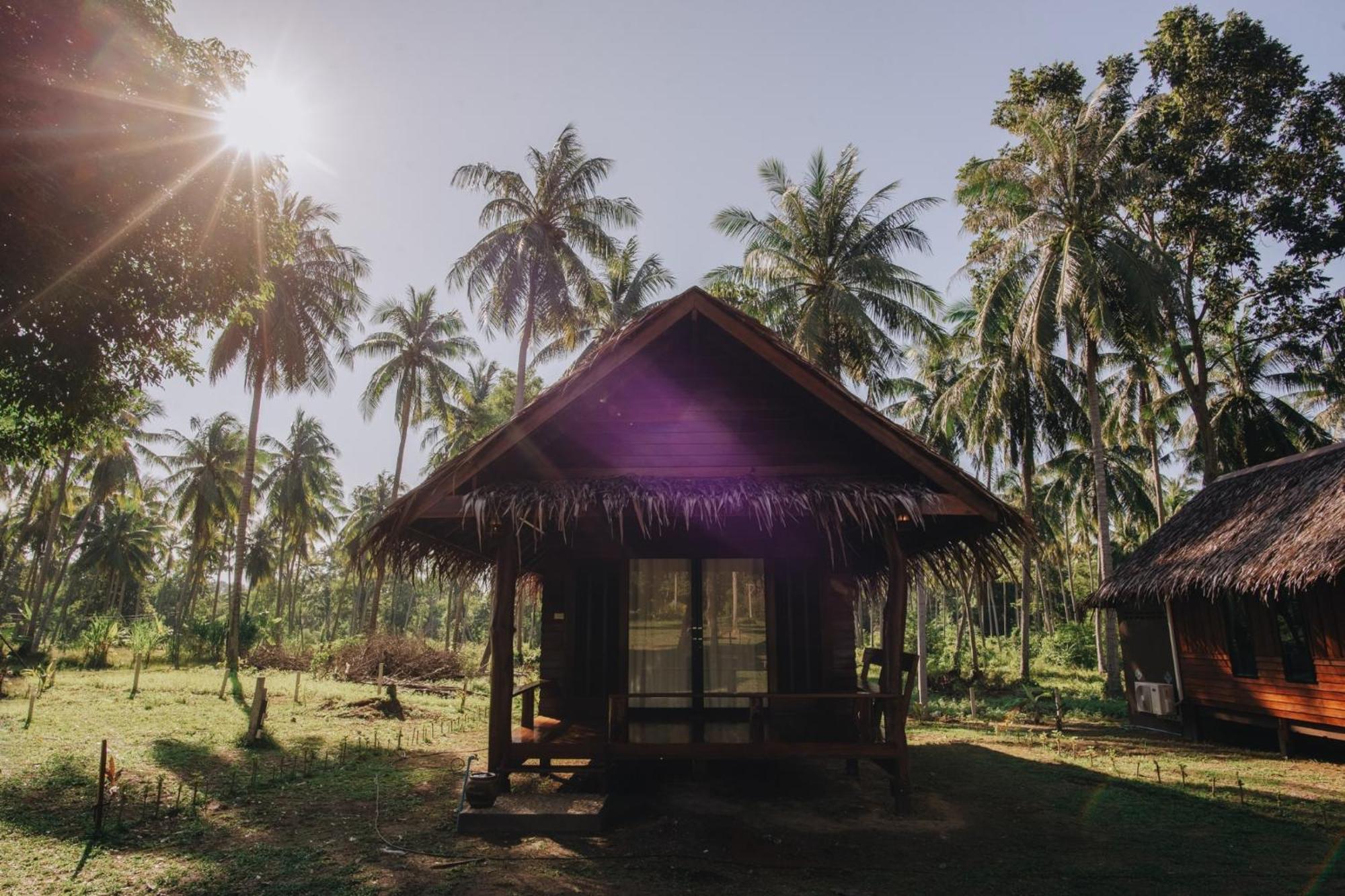 Coco Canopy Boutique Resort Koh Jum Bagian luar foto
